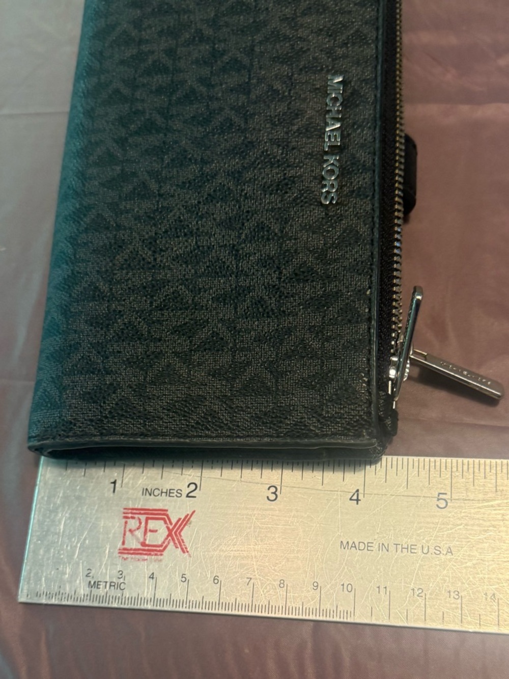 Michael Kors Black MK Logo Wristlet Jet Set Logo Smartphone Wallet - Picture 10 of 11